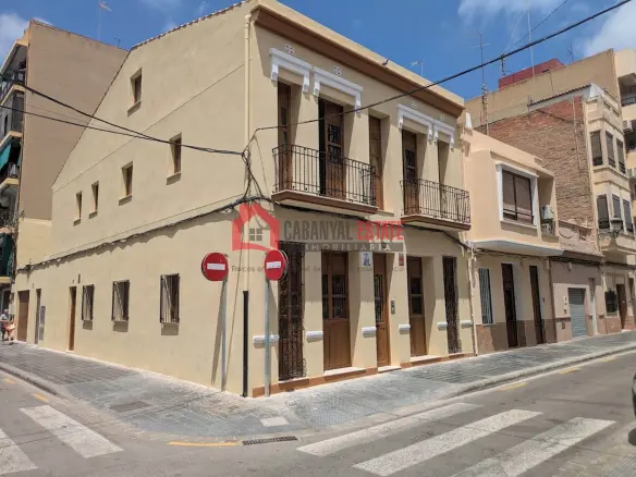 Apartment Of 80 M² In Valencia, Spain