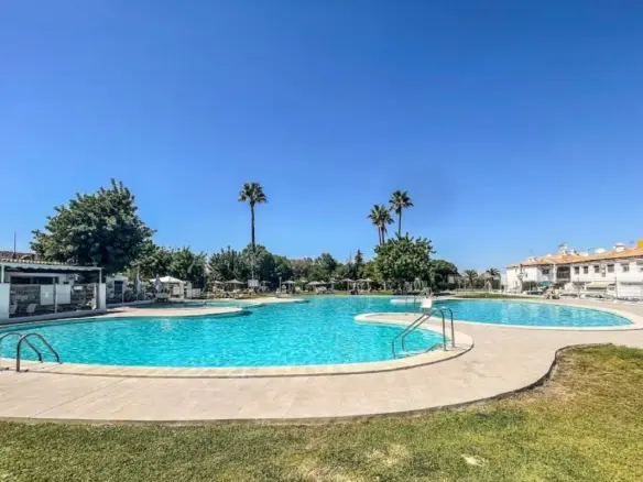 Bungalow Of 50 M² With Features In Torrevieja, Spain