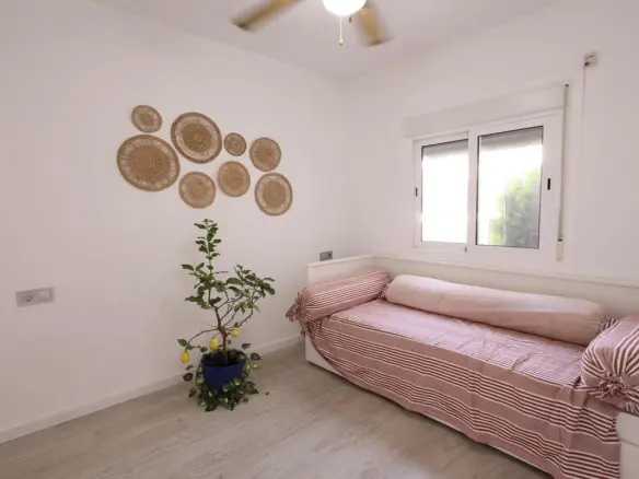 Bungalow Of 50 M² With Features In Torrevieja, Spain