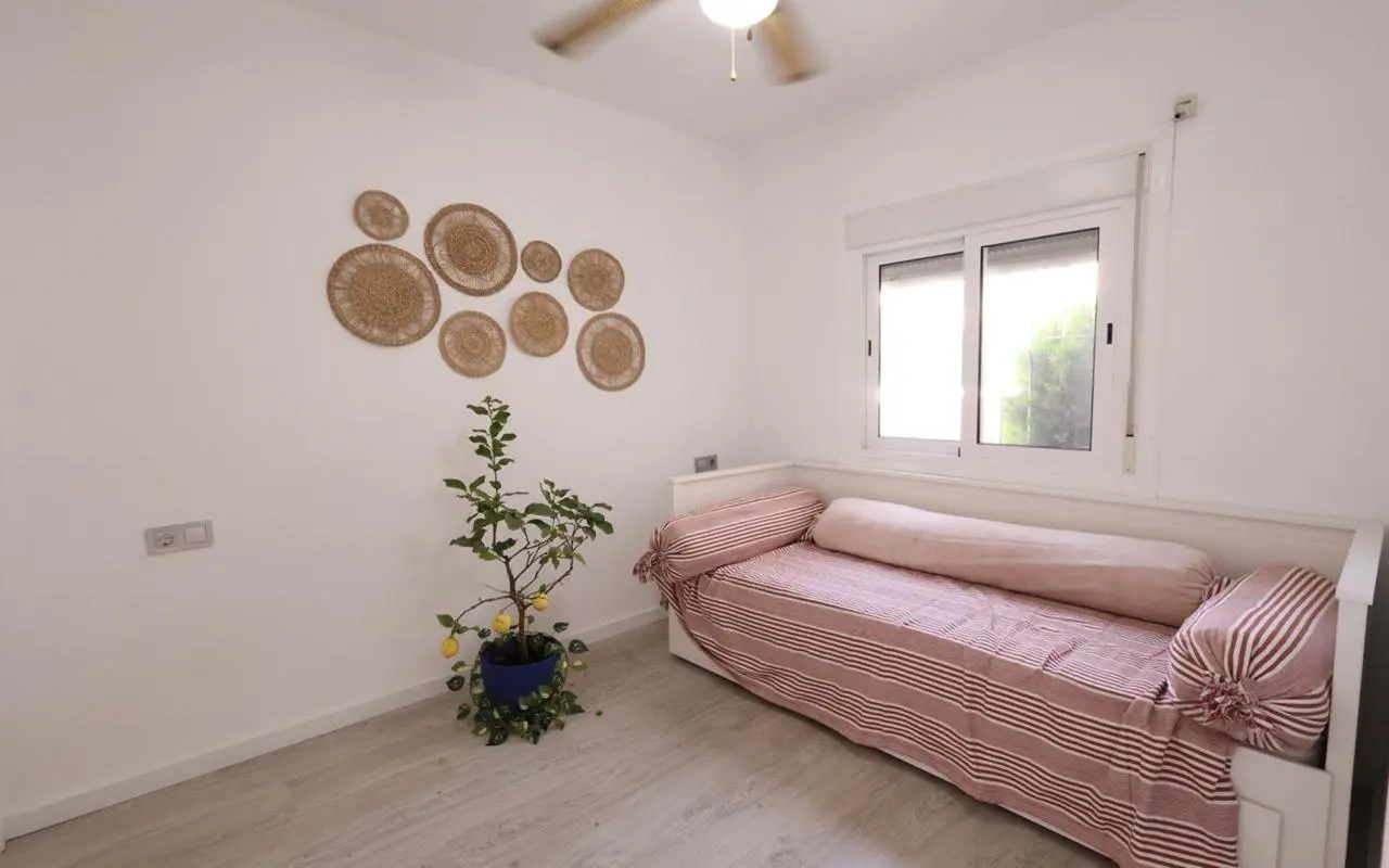 Bungalow Of 50 M² With Features In Torrevieja, Spain