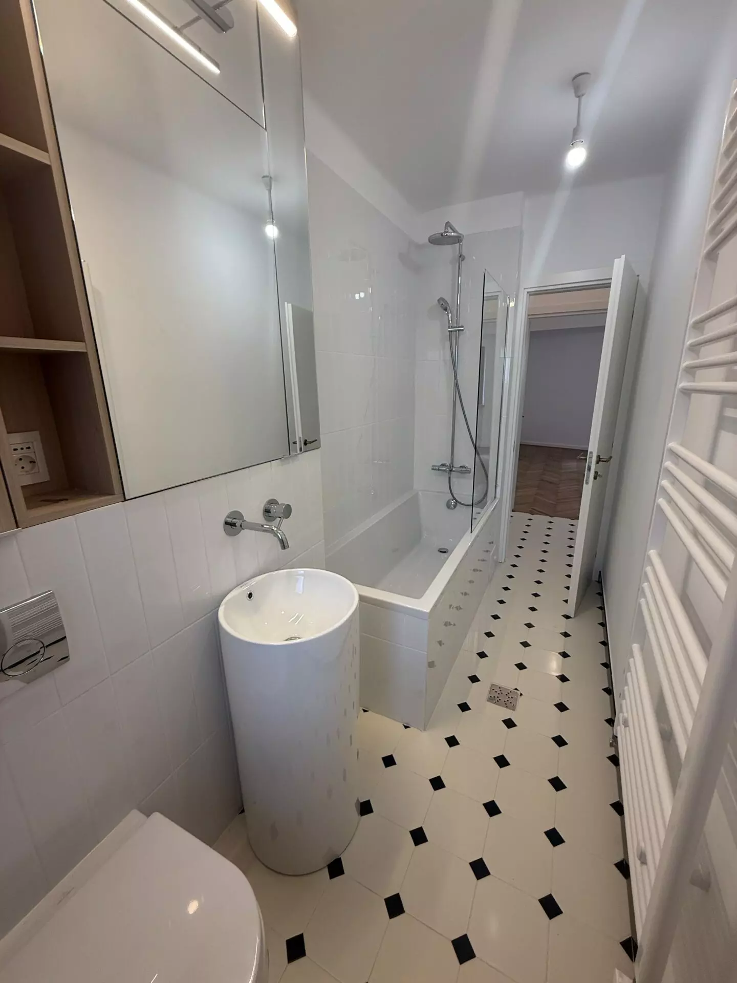 Apartment Of 68 M² With 2 Bedrooms In Bucharest City Center