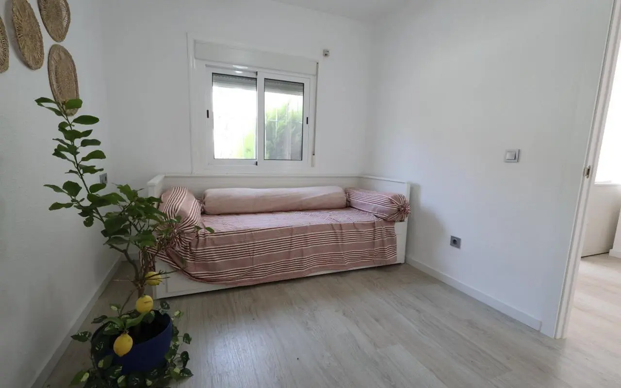 Bungalow Of 50 M² With Features In Torrevieja, Spain