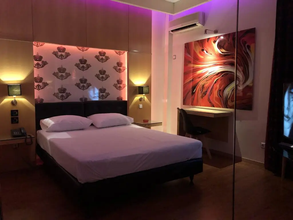 Hotel Of 4000 M² With 4000 M² In Athens