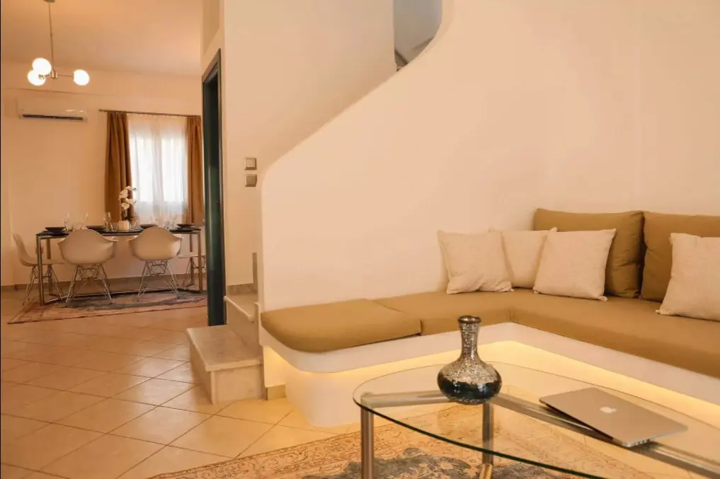 Villa Of 150 M² In Santorini