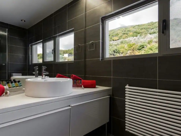 8-bedroom Villa In Aidipsos, Greece (600 M²)