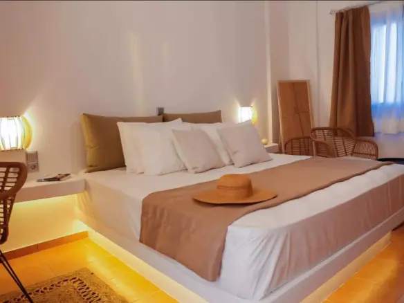 4-bedroom Villa In Santorini, Greece (150 M²)