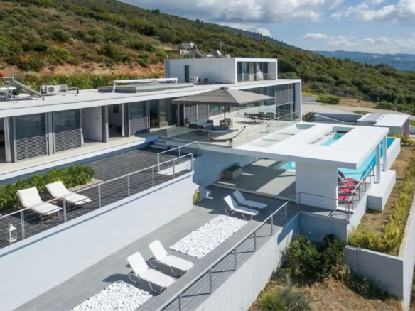 8-bedroom Villa In Aidipsos, Greece (600 M²)