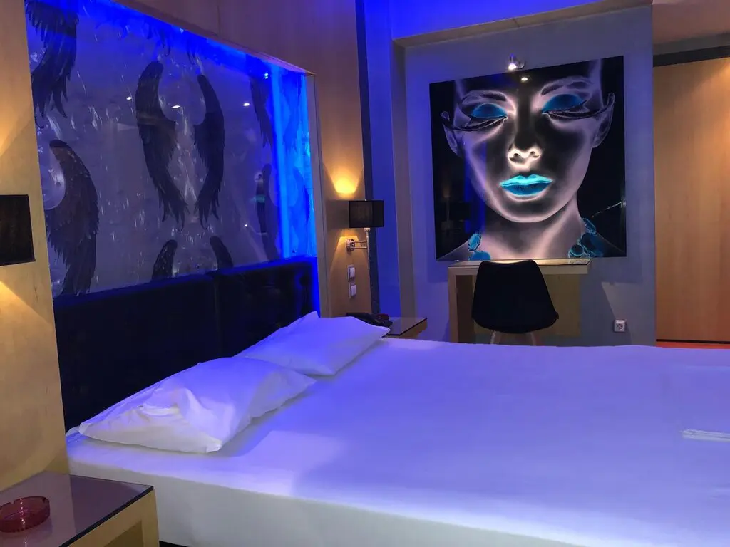 Hotel Of 4000 M² With 4000 M² In Athens