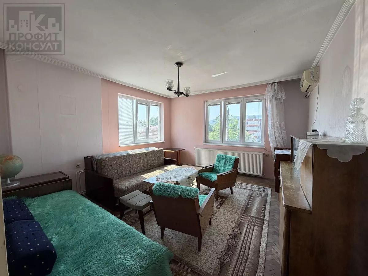 6 Two-bedroom Apartment Of 75 M² In Gorna Oryahovitsa City Centre