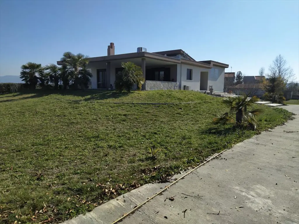 Detached House Of 480 M² In The Suburbs Of Thessaloniki