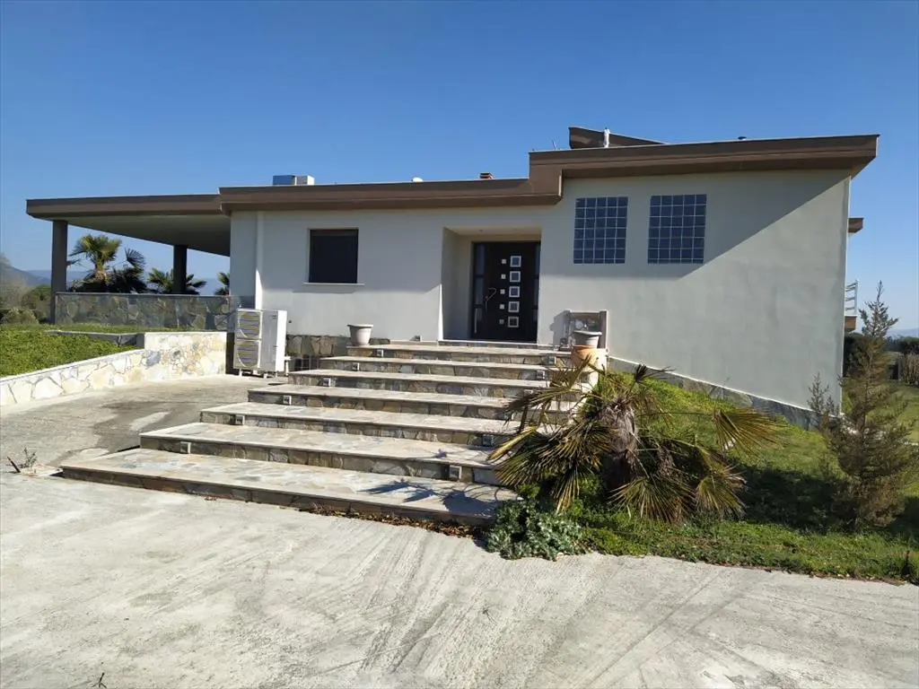 Detached House Of 480 M² In The Suburbs Of Thessaloniki