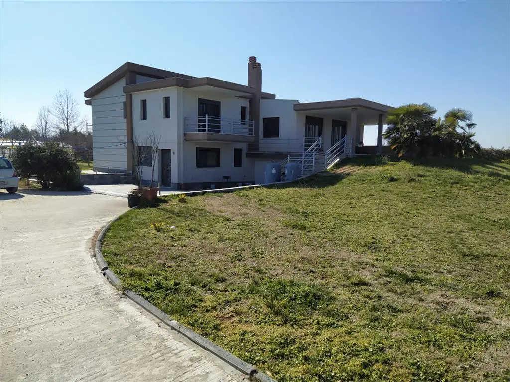 Detached House Of 480 M² In The Suburbs Of Thessaloniki