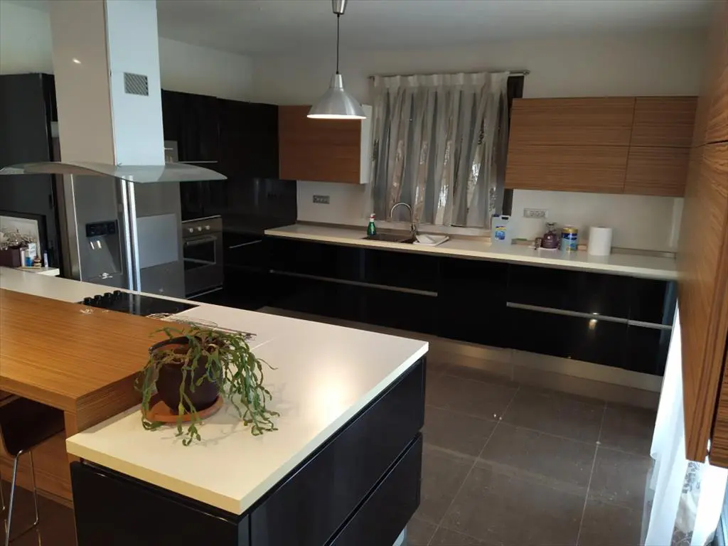 Detached House Of 480 M² In The Suburbs Of Thessaloniki