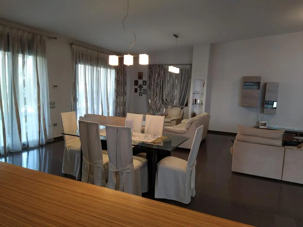 Detached House Of 480 M² In The Suburbs Of Thessaloniki