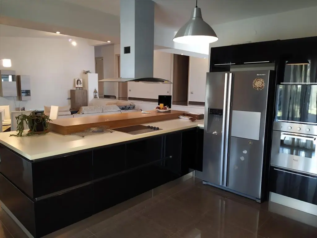 Detached House Of 480 M² In The Suburbs Of Thessaloniki
