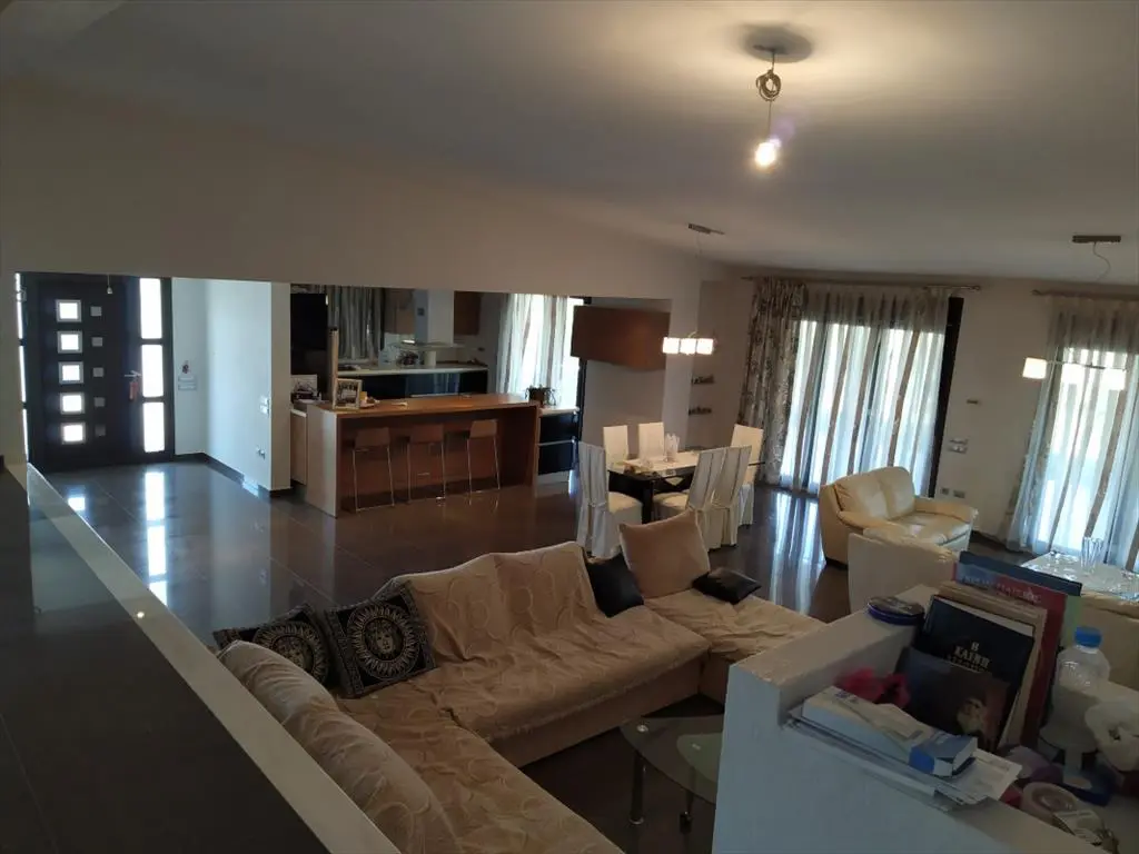Detached House Of 480 M² In The Suburbs Of Thessaloniki