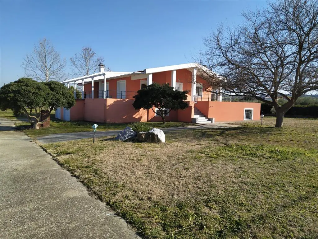Detached House Of 470 M² In The Suburbs Of Thessaloniki