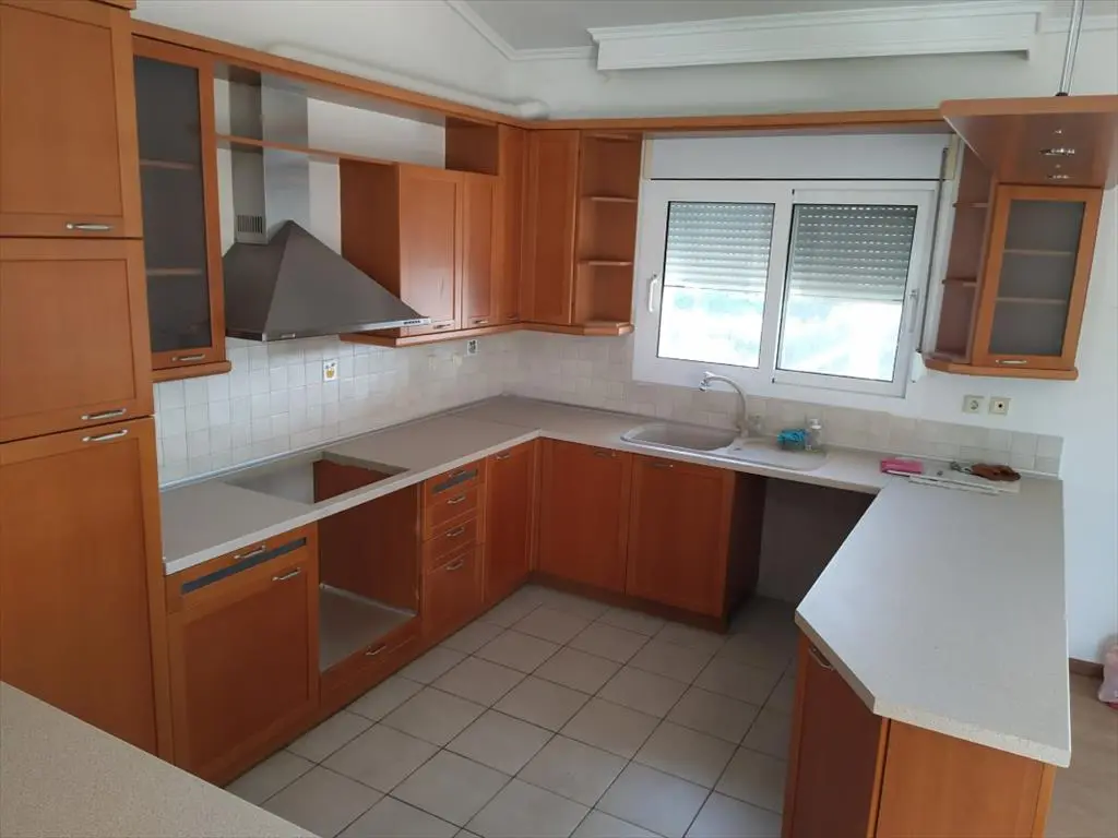 Detached House Of 470 M² In The Suburbs Of Thessaloniki