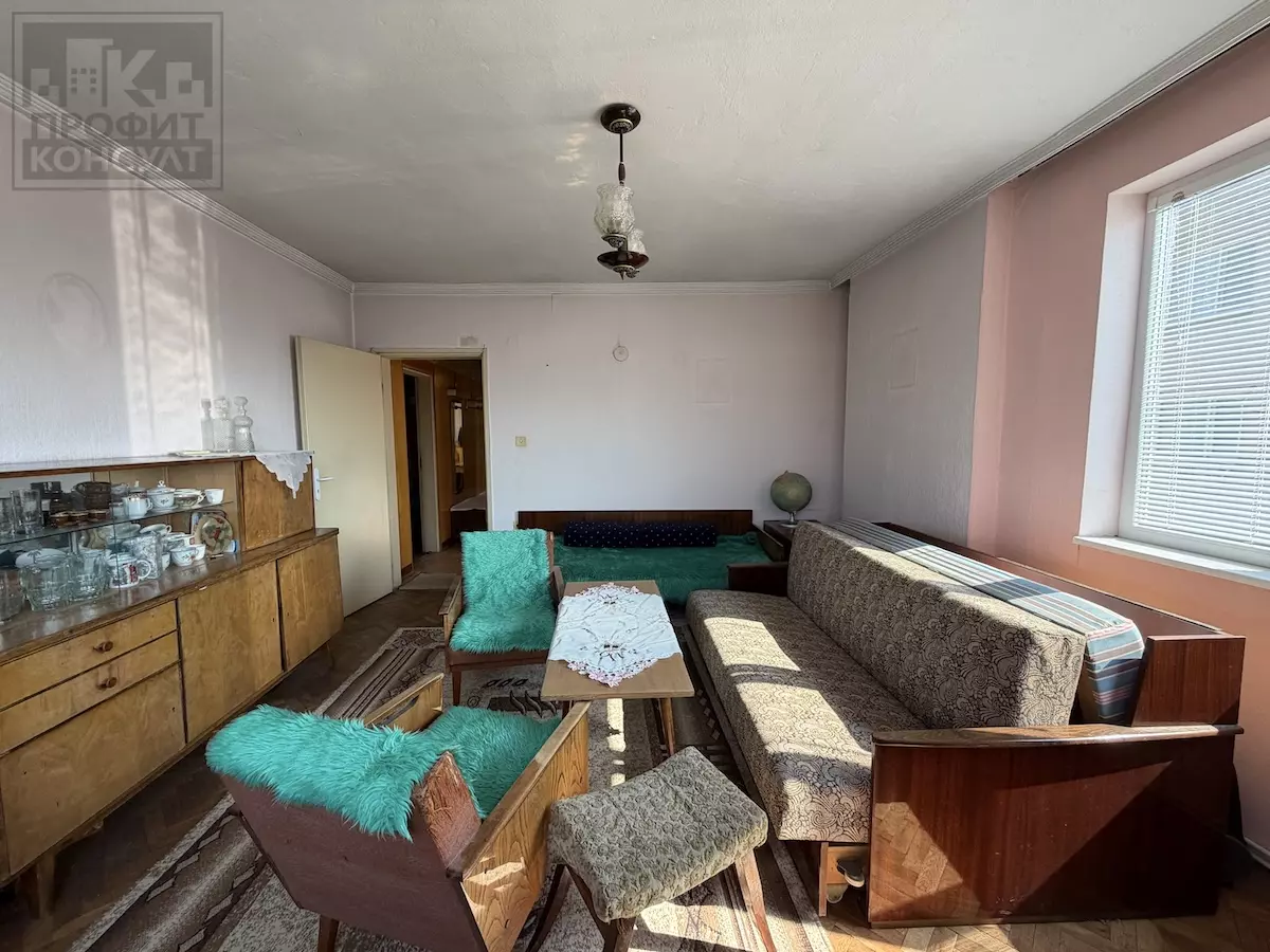 8 Two-bedroom Apartment Of 75 M² In Gorna Oryahovitsa City Centre