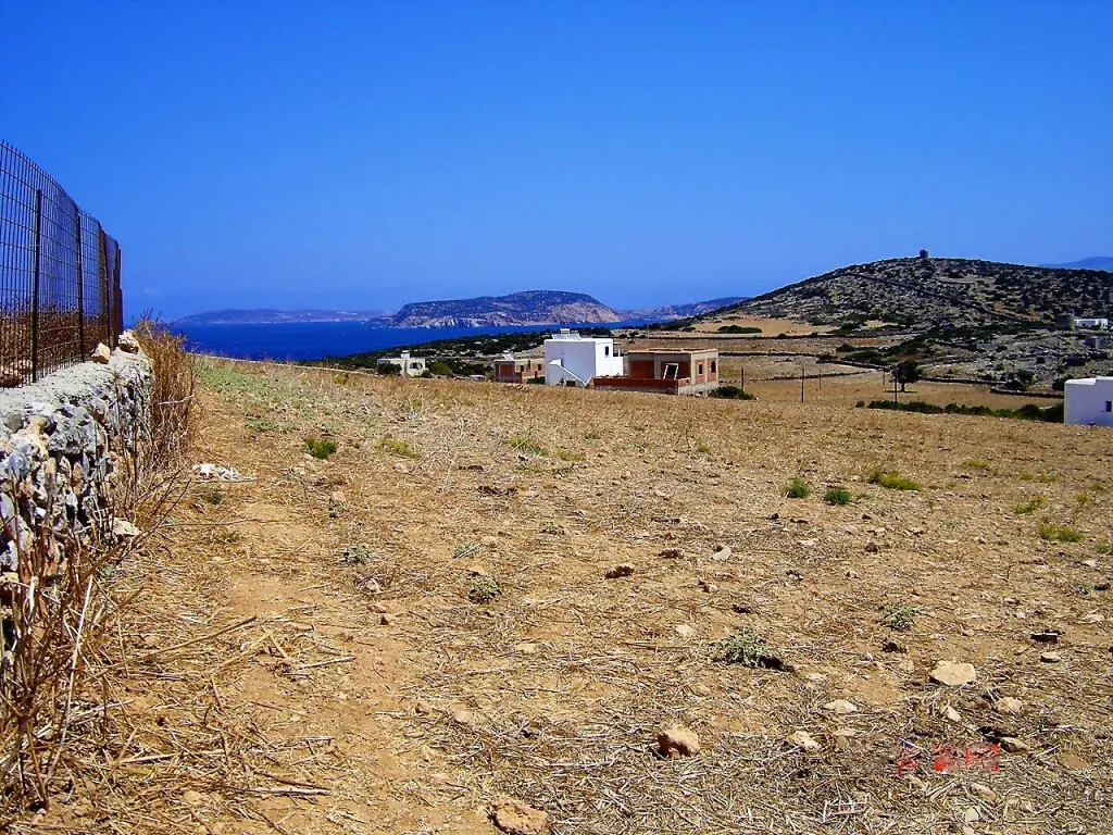Land Of 6000 M² In Cyclades
