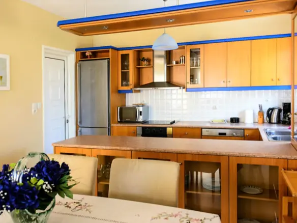 2-bedroom Villa In Makris Gialos, Greece (102 M²)