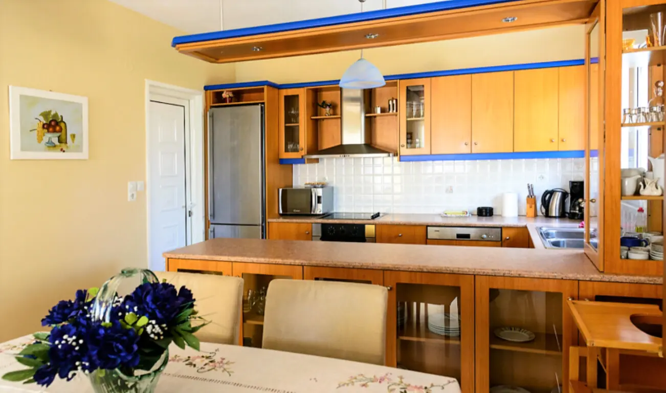 2-bedroom Villa In Makris Gialos, Greece (102 M²)