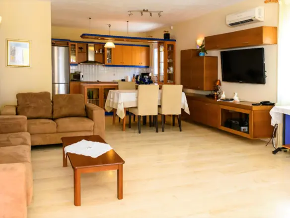 2-bedroom Villa In Makris Gialos, Greece (102 M²)
