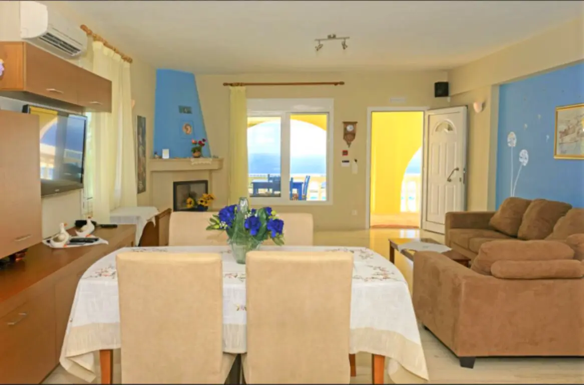 2-bedroom Villa In Makris Gialos, Greece (102 M²)