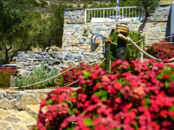 2-bedroom Villa In Makris Gialos, Greece (102 M²)