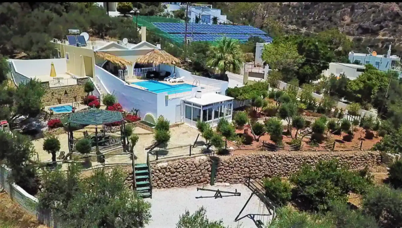 2-bedroom Villa In Makris Gialos, Greece (102 M²)