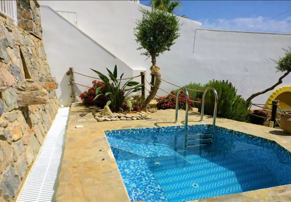 2-bedroom Villa In Makris Gialos, Greece (102 M²)
