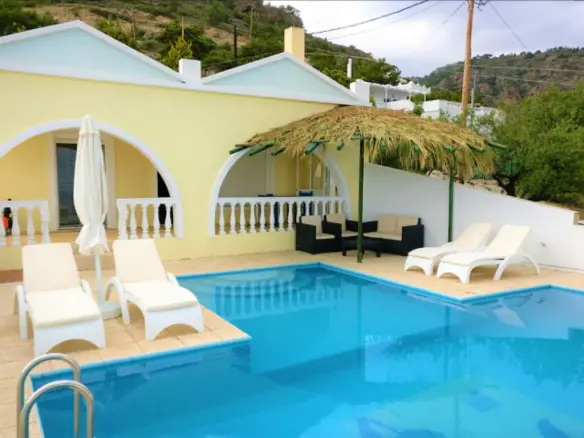 2-bedroom Villa In Makris Gialos, Greece (102 M²)