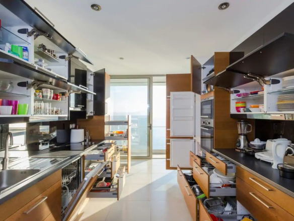 8-bedroom Villa In Aidipsos, Greece (600 M²)