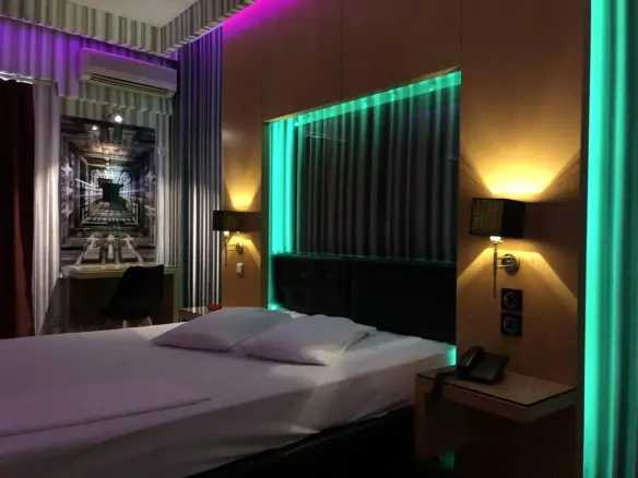 Hotel In Neo Faliro, Greece (4.000 M²)