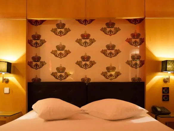 Hotel In Neo Faliro, Greece (4.000 M²)