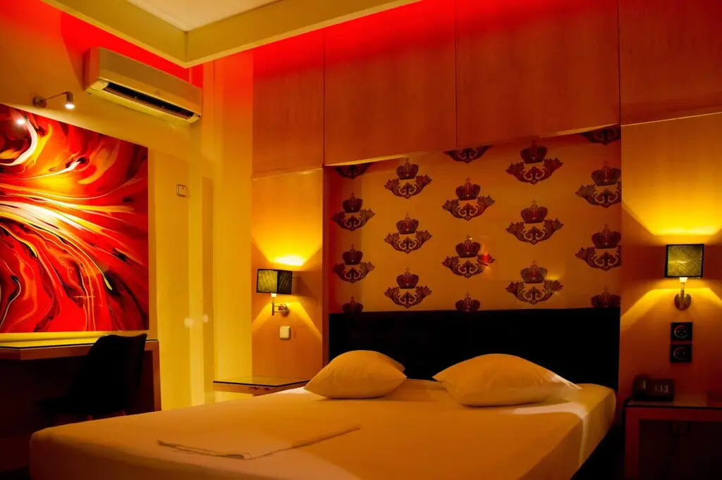 Hotel Of 4000 M² With 4000 M² In Athens