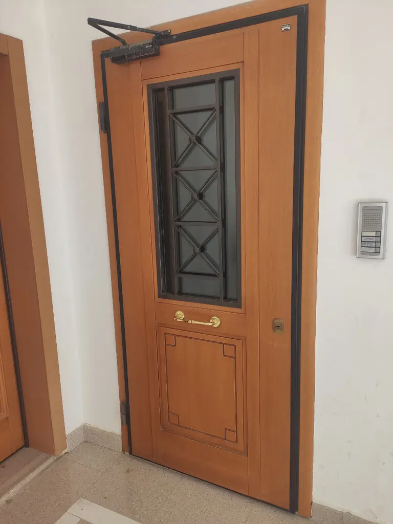 Commercial Property Of 450 M² In Athens