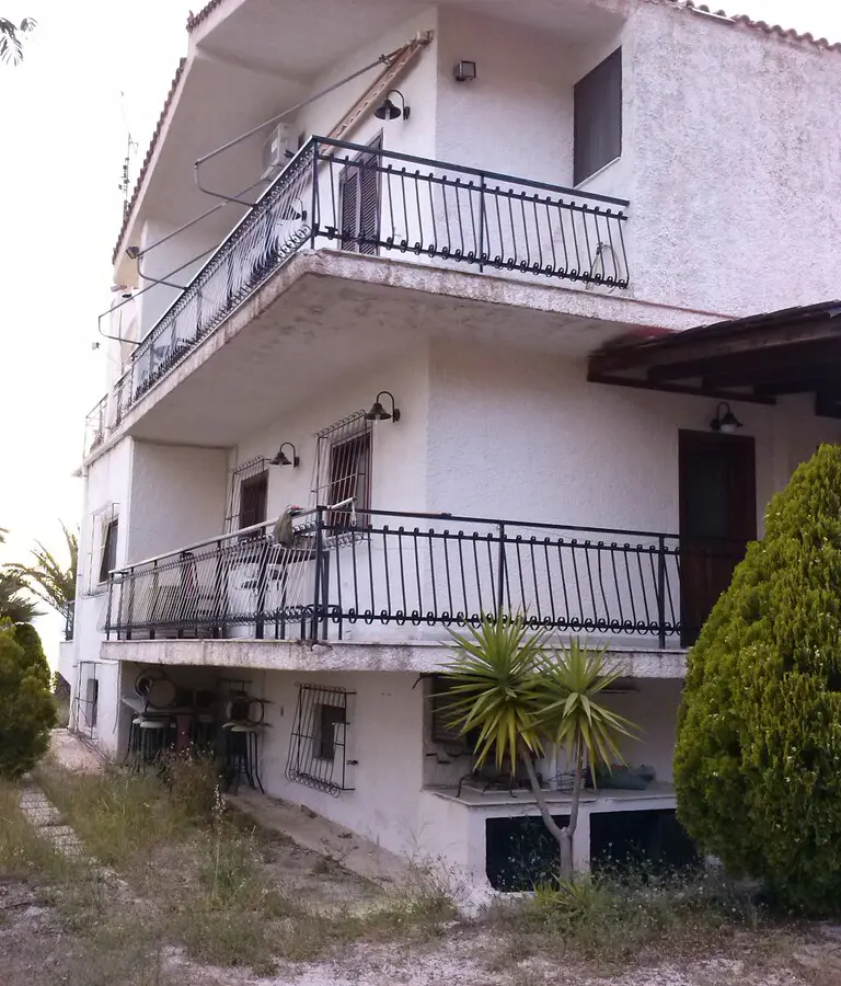 Detached House Of 245 M² In Loutraki