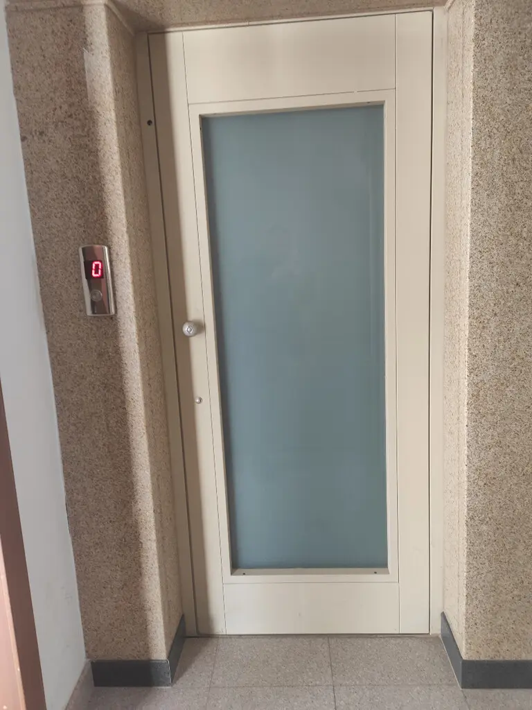 Commercial Property Of 450 M² In Athens