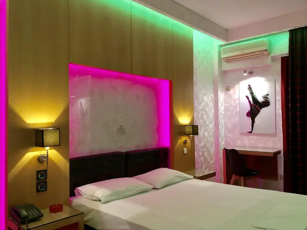 Hotel Of 4000 M² With 4000 M² In Athens