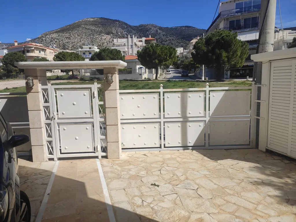 Commercial Property Of 450 M² In Athens