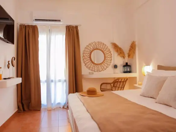 4-bedroom Villa In Santorini, Greece (150 M²)