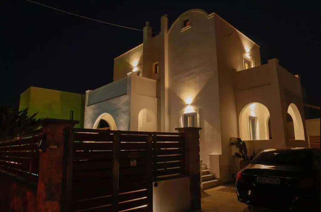 Villa Of 150 M² In Santorini