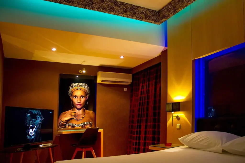 Hotel Of 4000 M² With 4000 M² In Athens