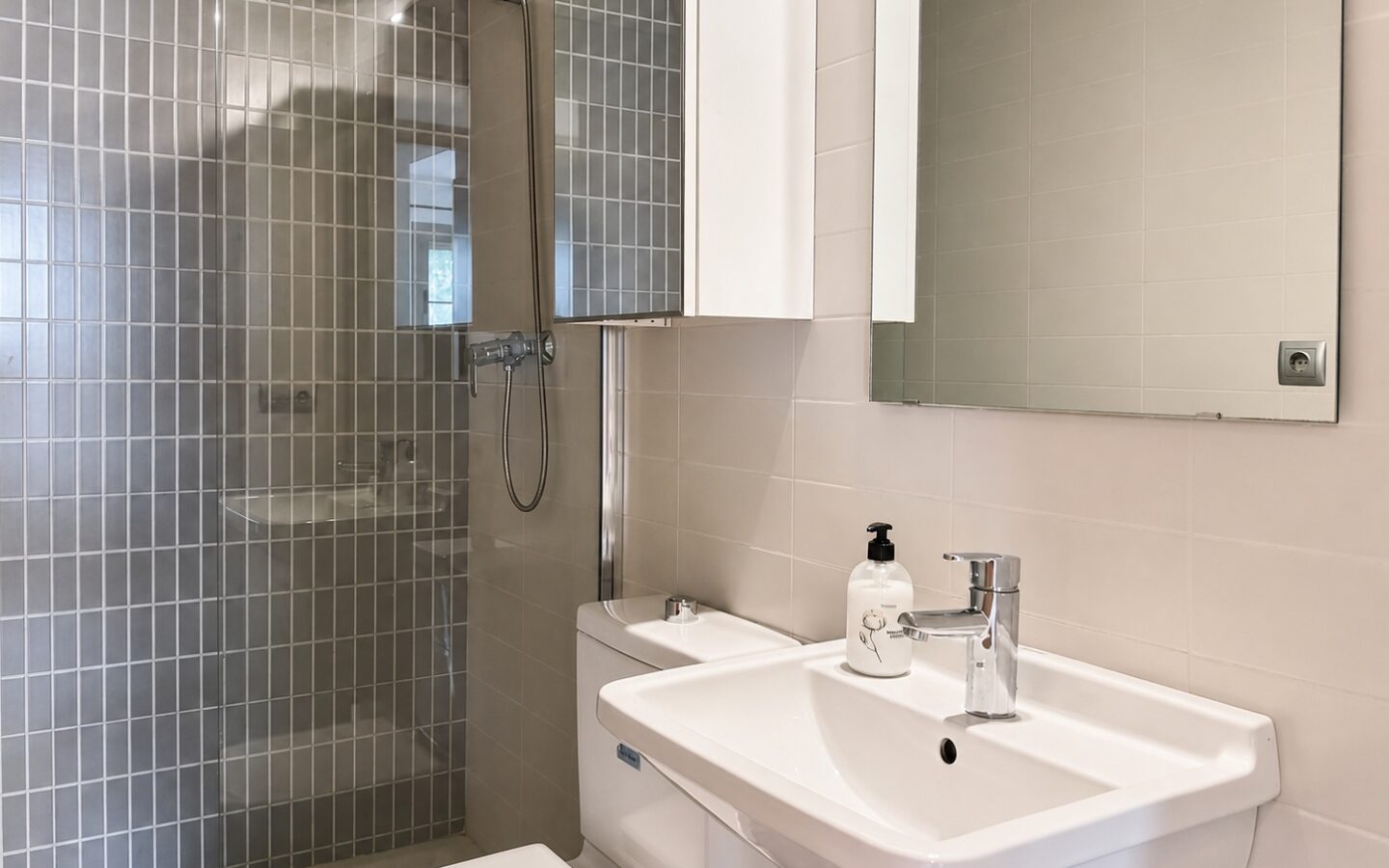 Apartment Of 150 M² With Large Private Terrace In Palma De Mallorca