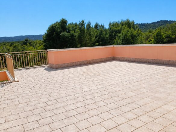 Apartment Of 150 M² With Large Private Terrace In Palma De Mallorca