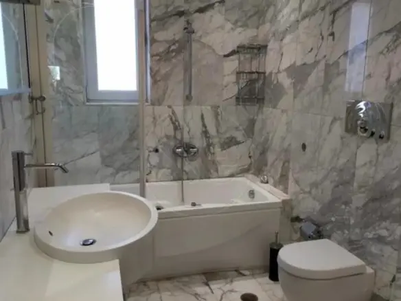 3-bedroom Flat In Voula, Greece (135 M²)