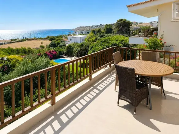 2-bedroom Flat In Rafina, Greece (130 M²)
