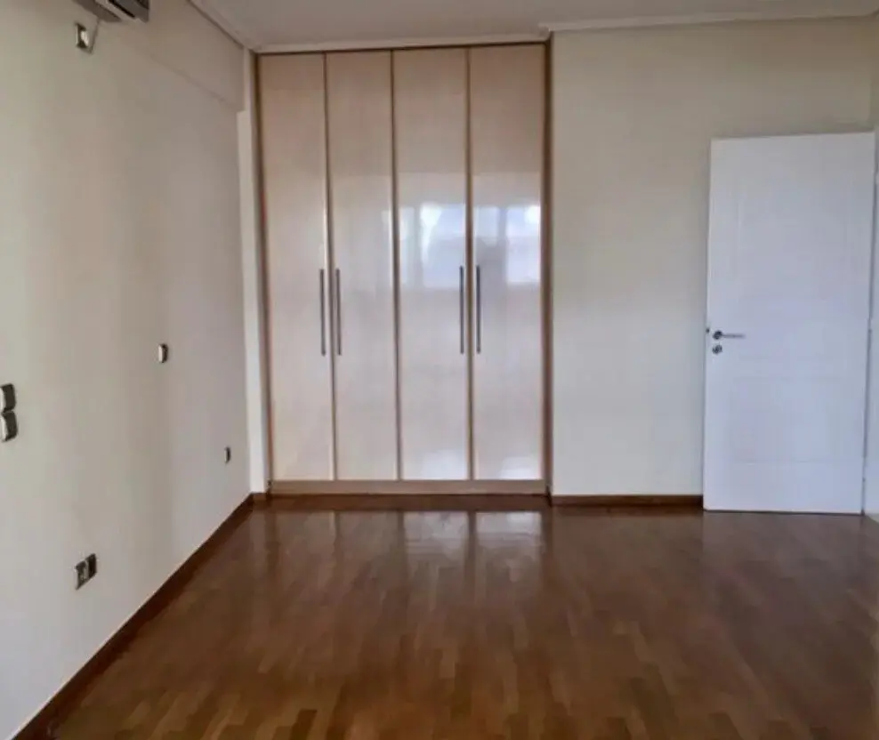 Flat Of 135 M² In Athens