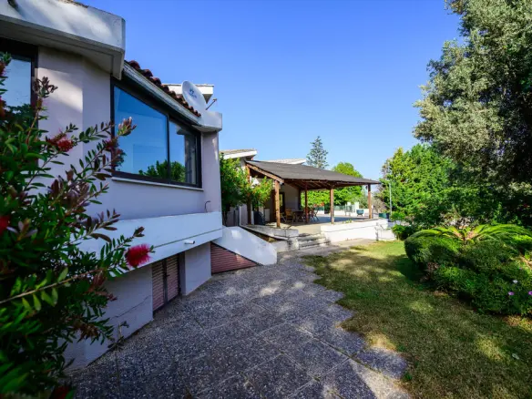2-bedroom Detached House In Polydendri, Greece (400 M²)